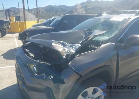 2019 Toyota Rav4 Le z USA, uszkodzony, nr VIN JTMH1RFV9KJ012314